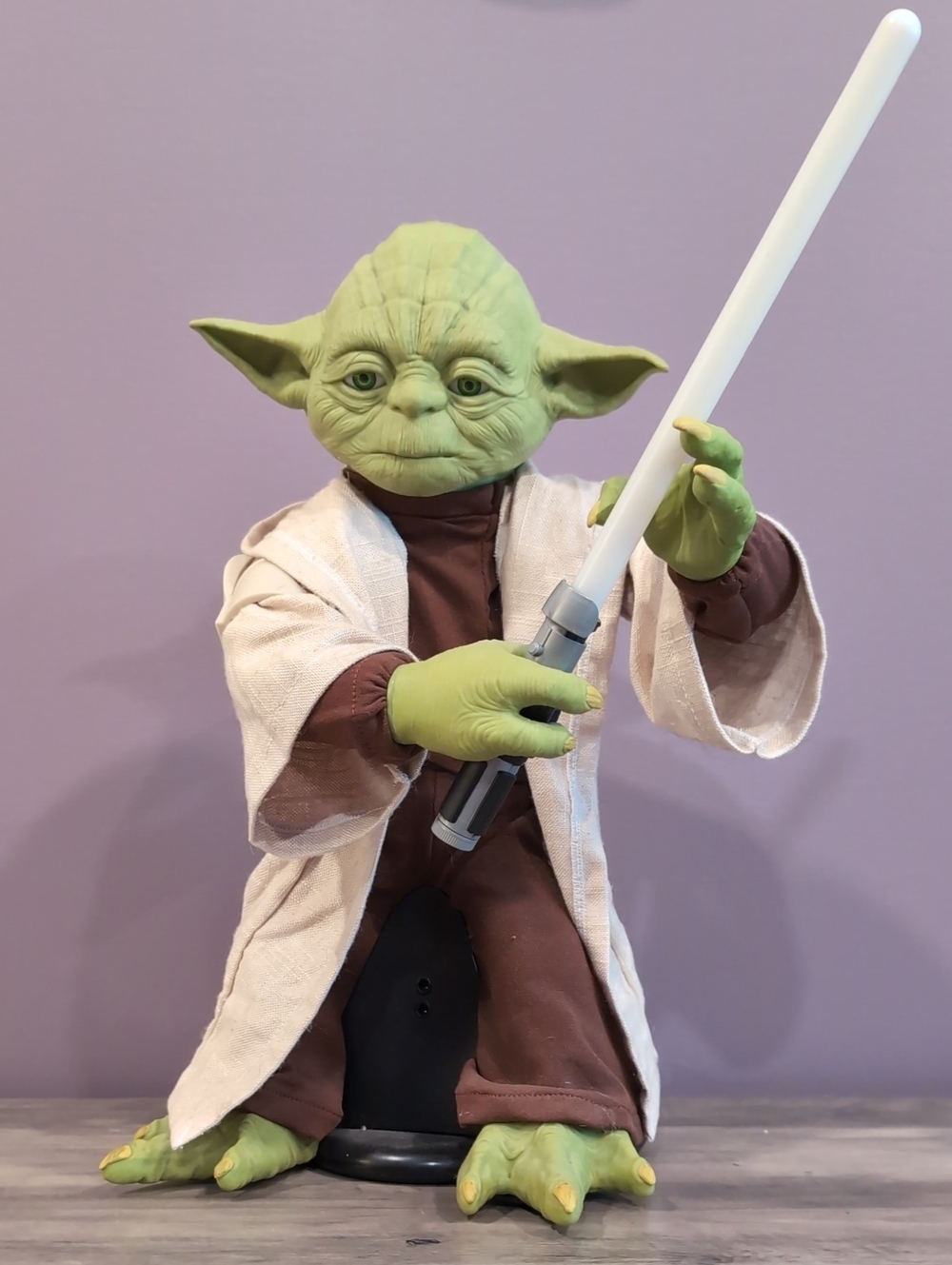 Star Wars Legendary Master Yoda